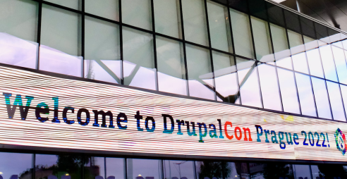 The sign welcoming Drupallers to DrupalCon Prague