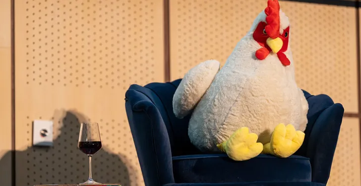 The mascot for DrupalCon Lille 2023 is a rooster.