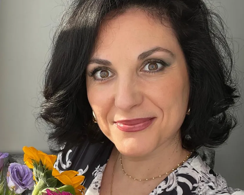 A head and shoulders image of Alina Basarabeanu