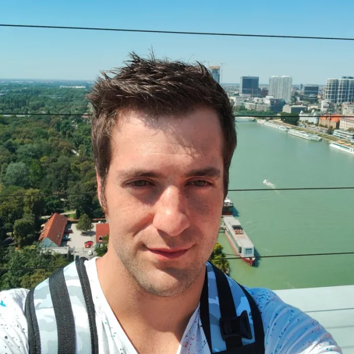 Profile picture for user Daniel Oszi