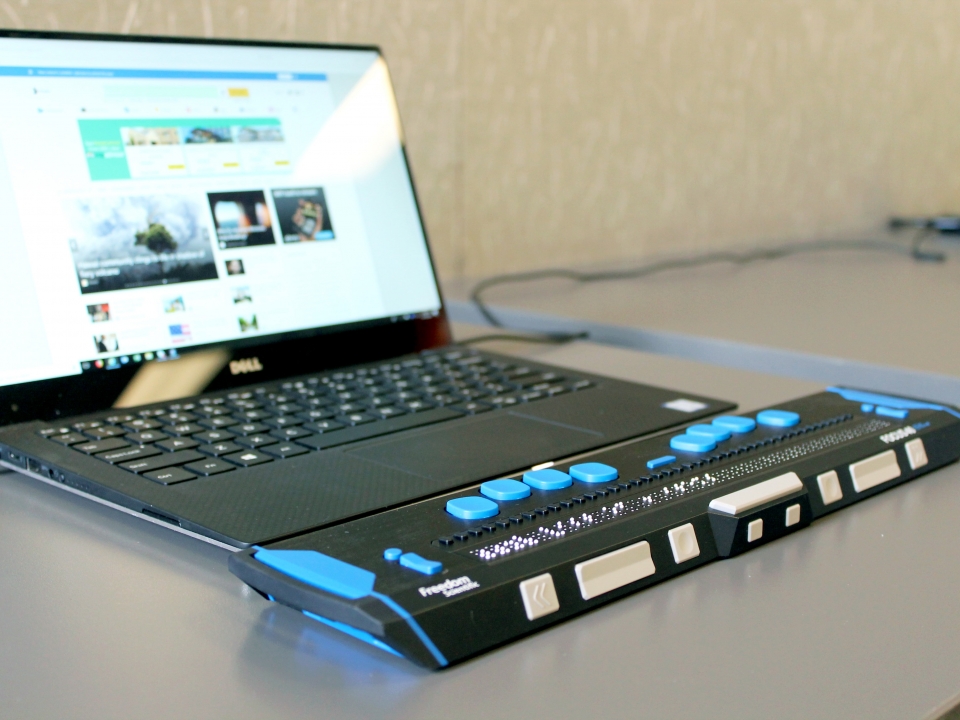 A computer with a refreshable braille display. Photo: Elizabeth Woolner/Unsplash